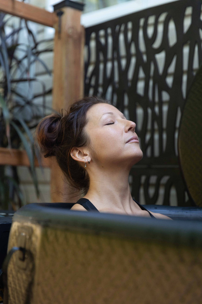 Bain de glace ovale Gonflable et Portable + Refroidisseur Premium